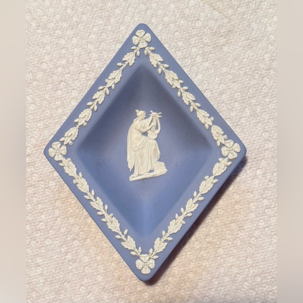 Wedgwood Gray Decorative Plate
